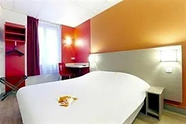 Premiere Classe Est-bizanos Hotel