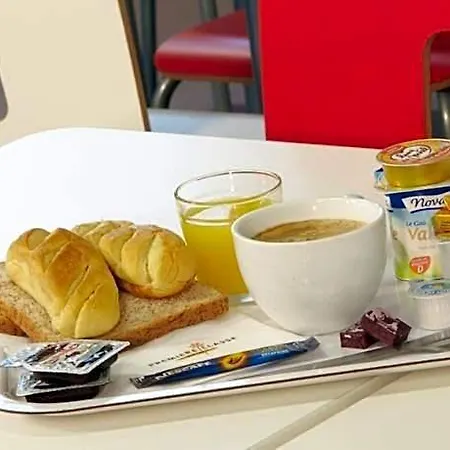Hotel Premiere Classe Est-bizanos 2*