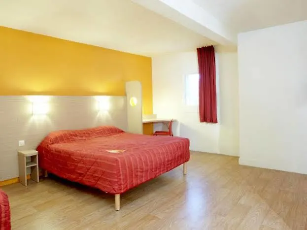 Premiere Classe Est-bizanos Hotel